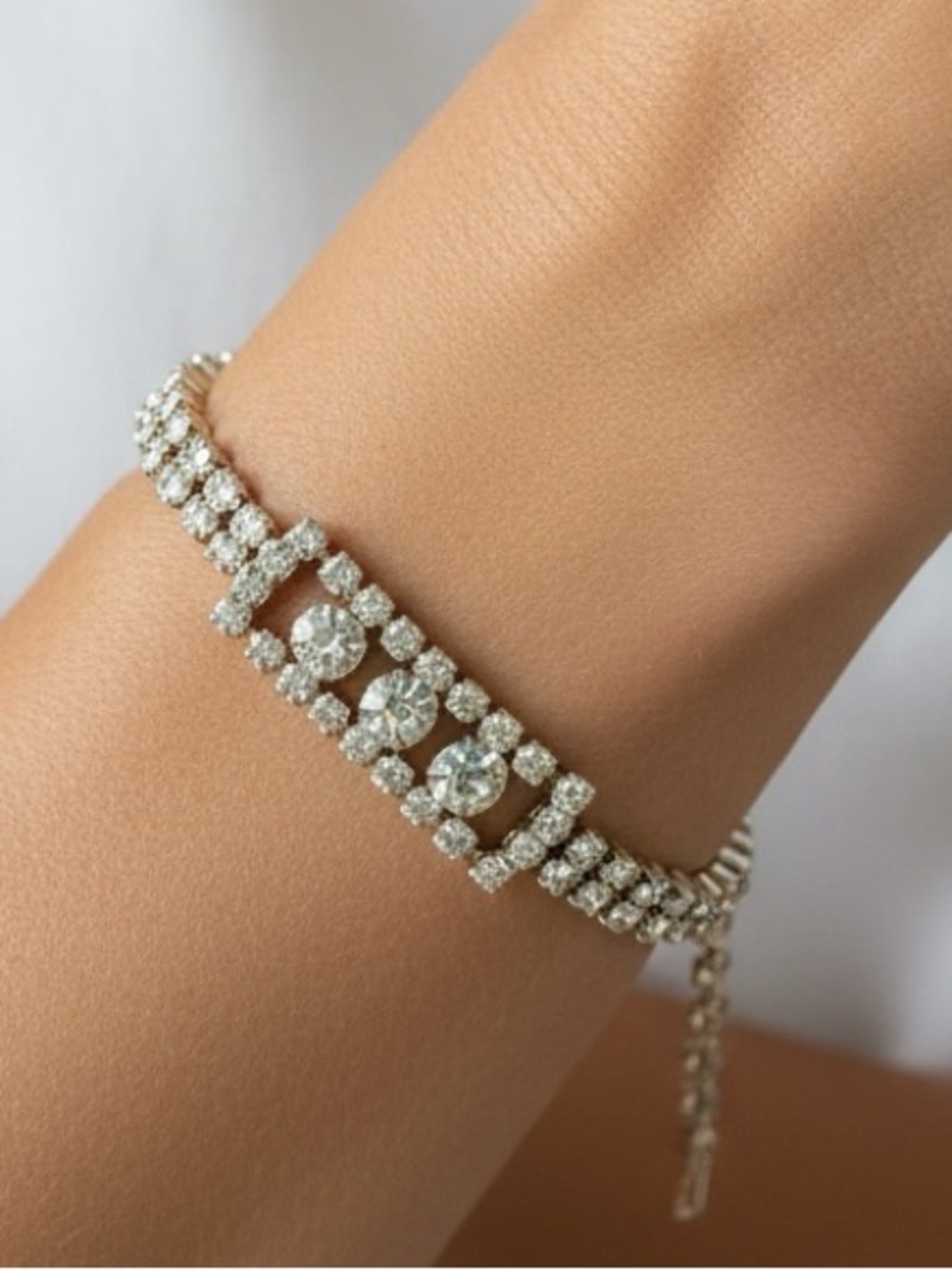 🫶🏻 1950’s Antique Elegant Silver Crystal Tennis Bracelet